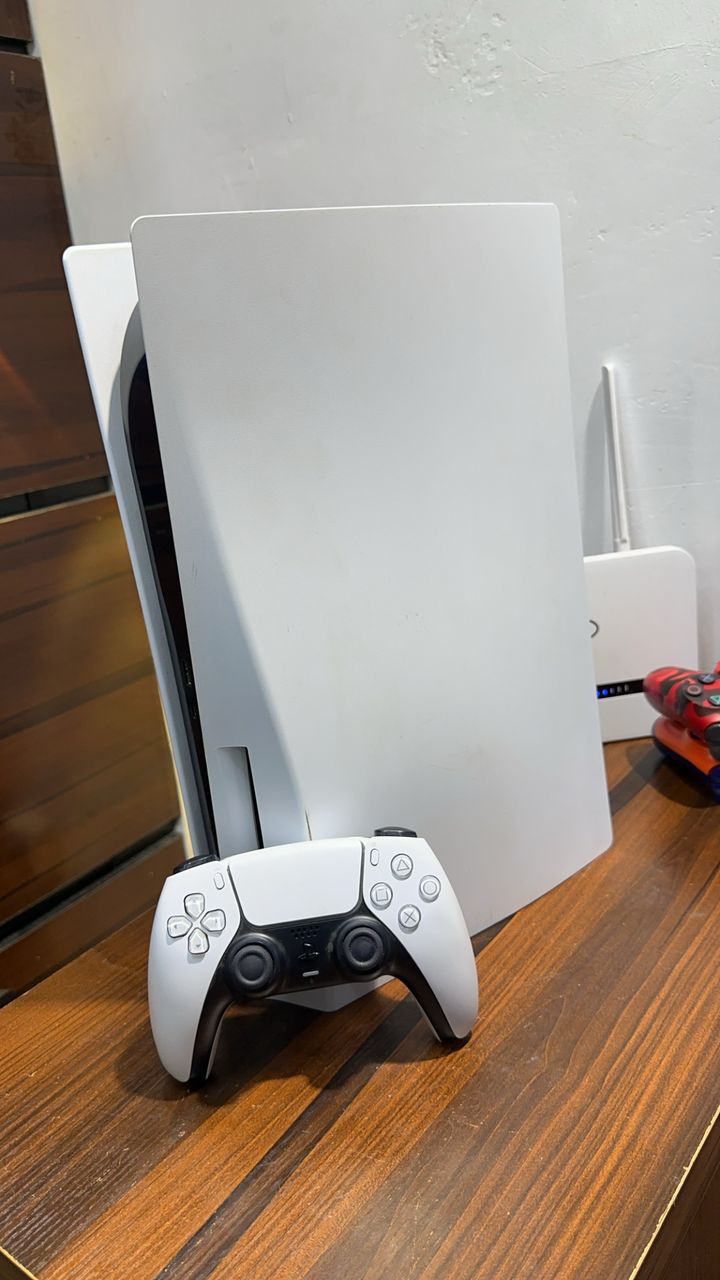 PS5 + 2 PADS